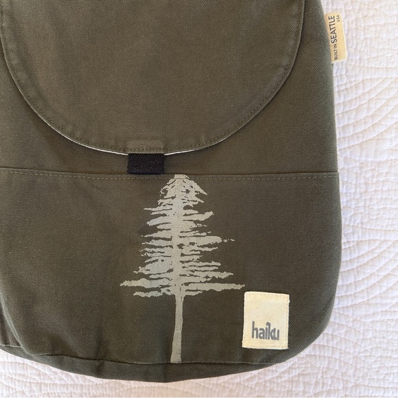 Haiku Canvas Crossbody - Picture 4 of 10